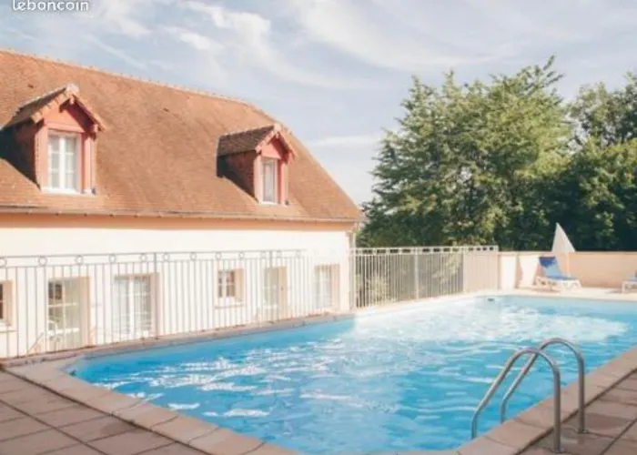 Piscine Cure Thermale * 拉罗什波赛